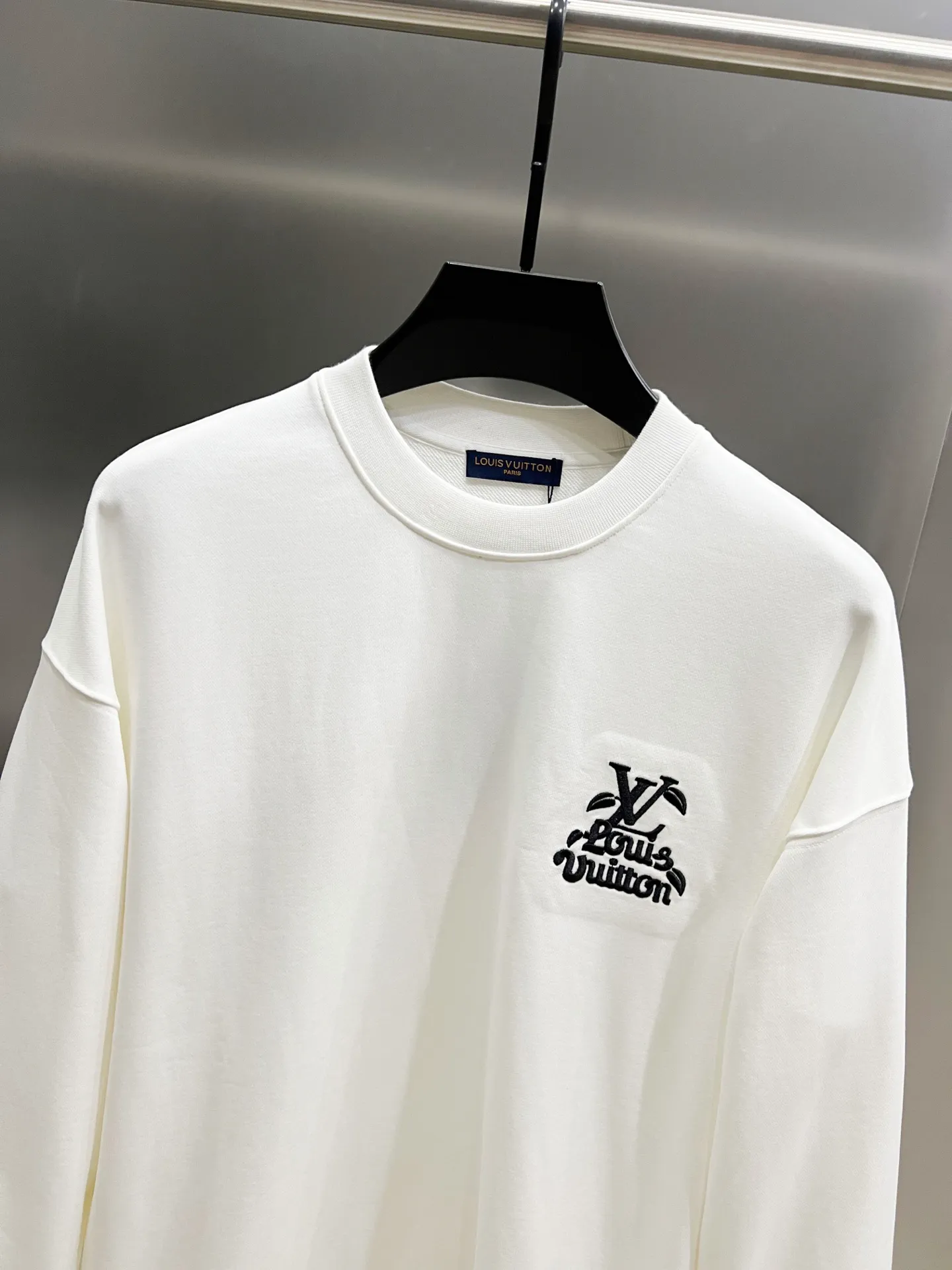 🅿️290 1v Louis* 2025 autumn and winter new style, customized 430g double yarn fabric, round neck long-sleeved sweatshirt, colorful three-dimensional towel embroidery design, high-end version! The same loose version for men and women S M L XL XXL five sizes color black white
